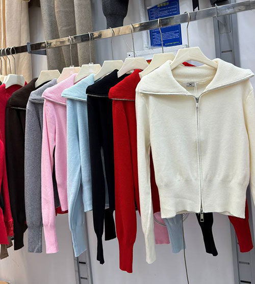 DOUBLE ZIPPER KNITTOP